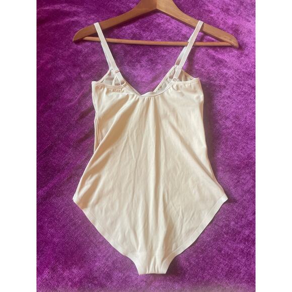 KNIX Deep V Bodysuit with Sheer Cups and Panels Beige Size XS - Picture 4 of 4